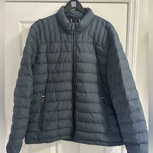 Men’s Hilfiger Packable Down Puffer Jacket Size XXL Blueish/Grey color EUC